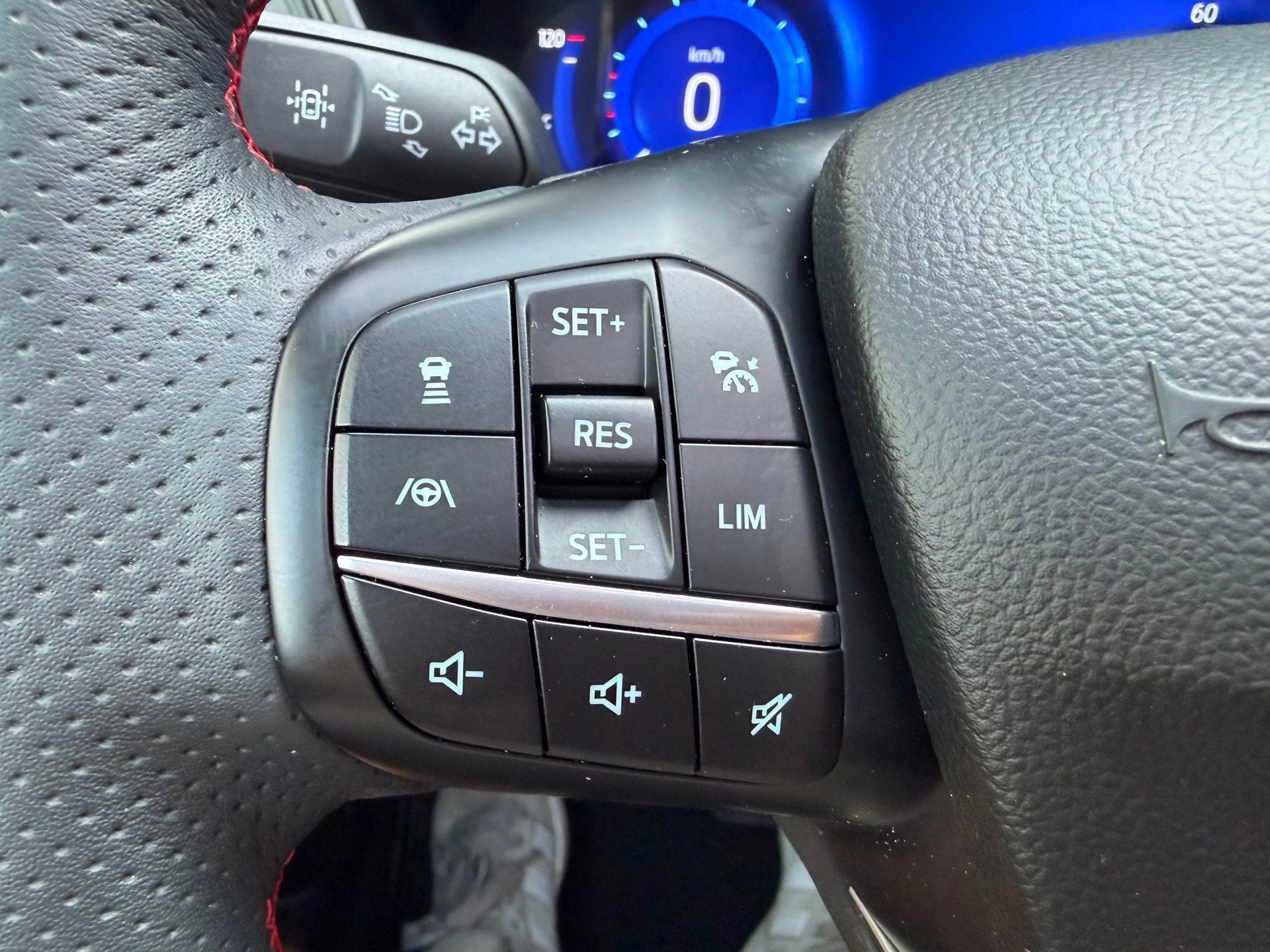Foto 15 van Ford Kuga 2.5 PHEV ST-Line X PANO l TREKHAAK l ACC l 20''!