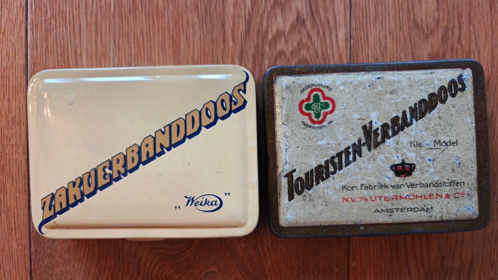 Vintage EHBO blikken: Zakverbanddoos Weika &Tour Verbanddoos, Verzamelen, Ophalen of Verzenden