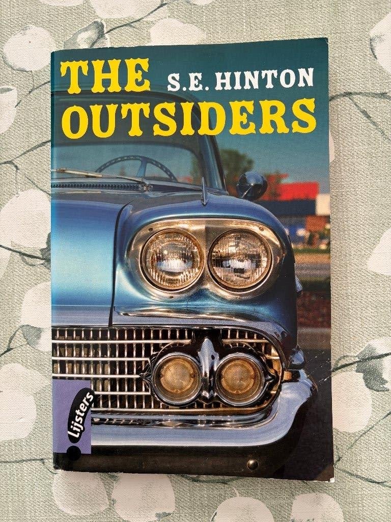 S.E. Hinton - The Outsiders, Ophalen of Verzenden, Gelezen, S.E. Hinton, Fictie