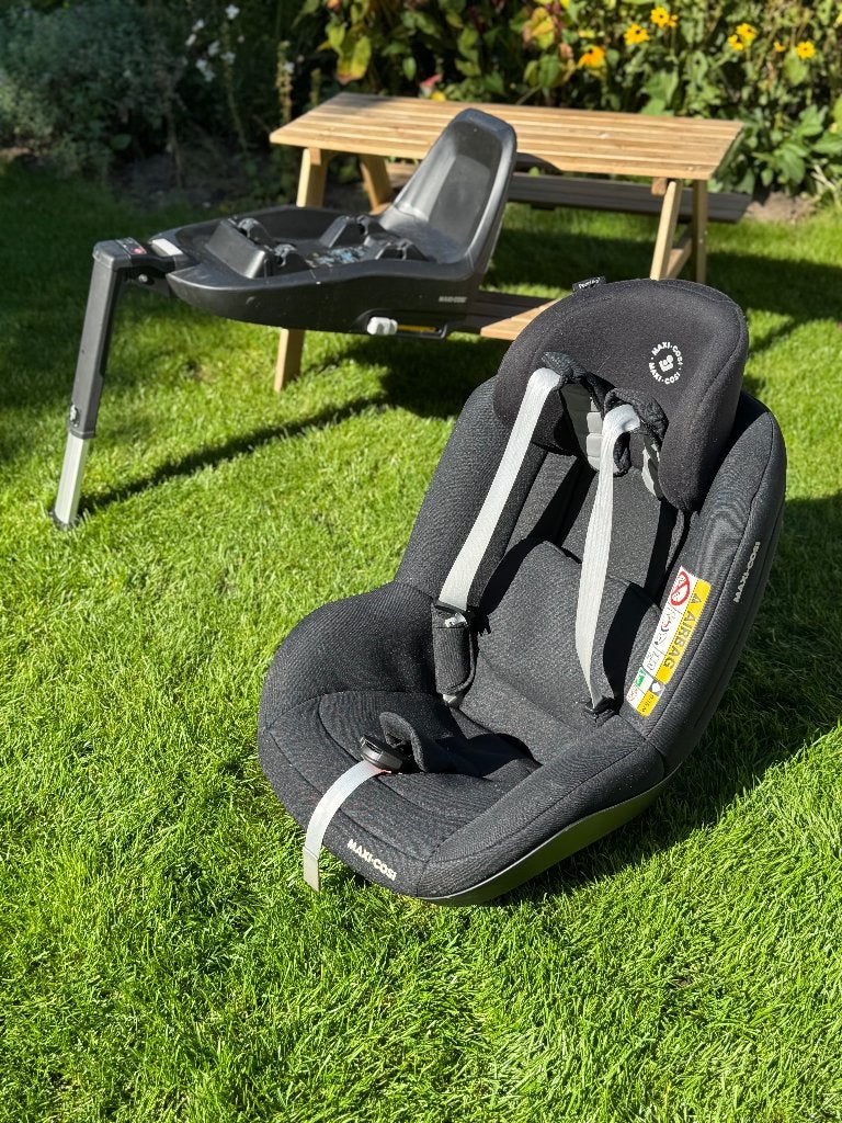 Maxi-Cosi Pearl autostoel + FamilyFix basis, Ophalen, Verstelbare rugleuning, Gebruikt, 9 t/m 18 kg