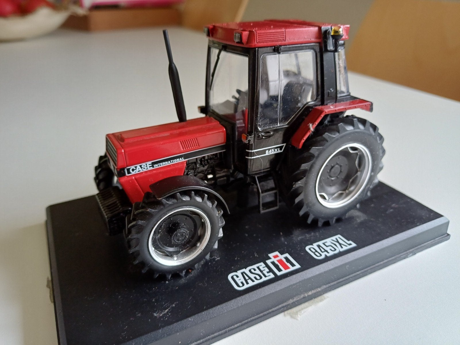 Case International 845XL schaalmodel tractor, Ophalen of Verzenden, Zo goed als nieuw