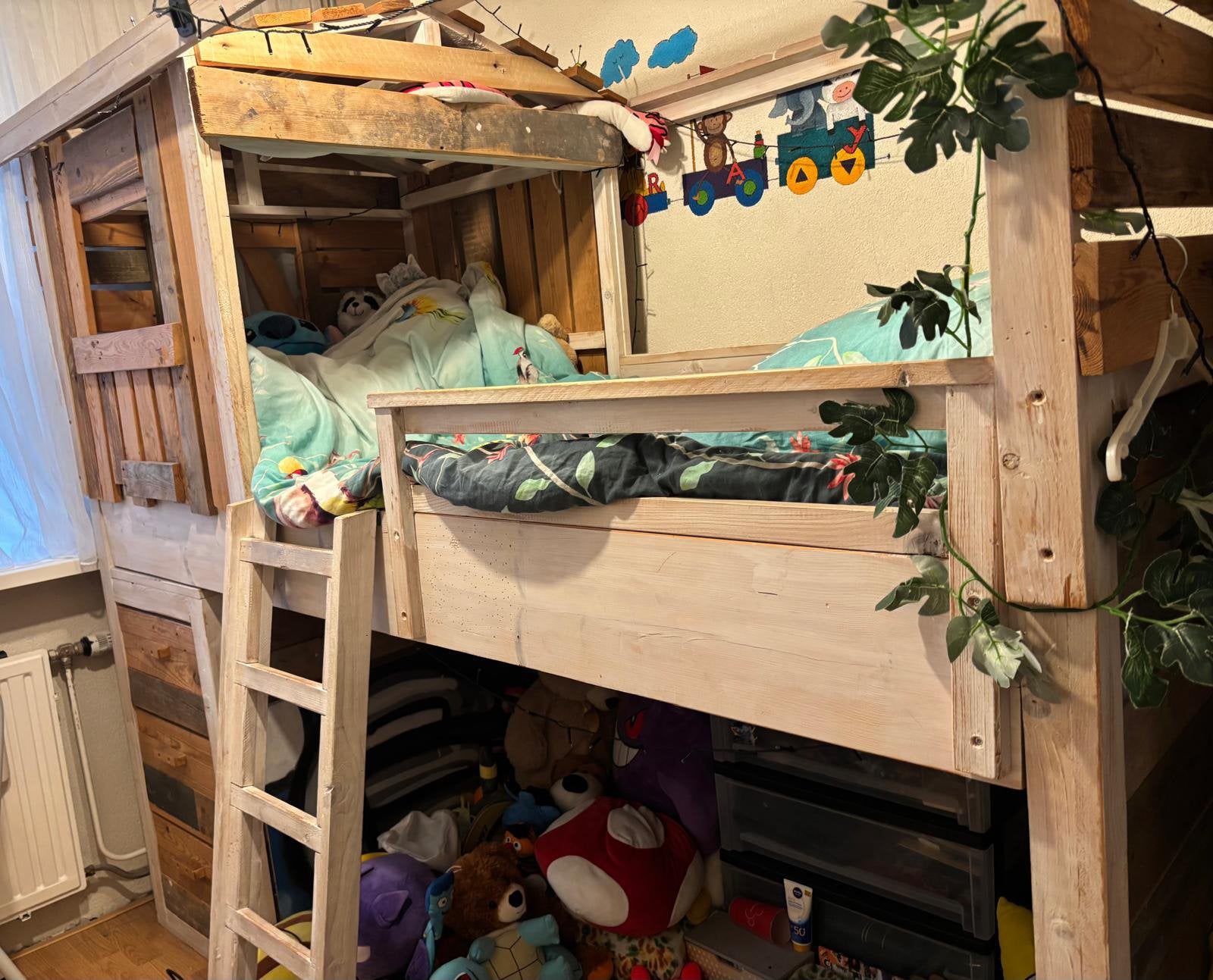 Houten boomhut bed, Kinderen en Baby's, Ophalen, Zo goed als nieuw, Hoogslaper