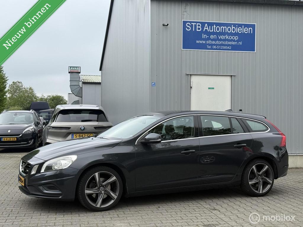 Volvo V60 1.6 T3 R-Design Dealer onderhouden Netjes, Auto's, Volvo, Voorwielaandrijving, 15 km/l, Gebruikt, 4 cilinders