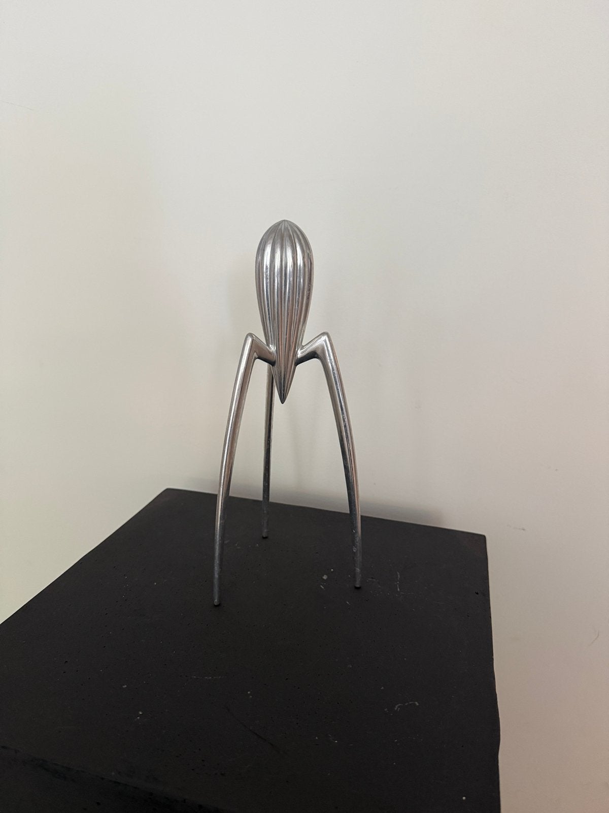 Alessi Juicy Salif citruspers – Philippe Starck – designkla, Antiek en Kunst, 29 cm, Verzenden, Zilver, Metaal