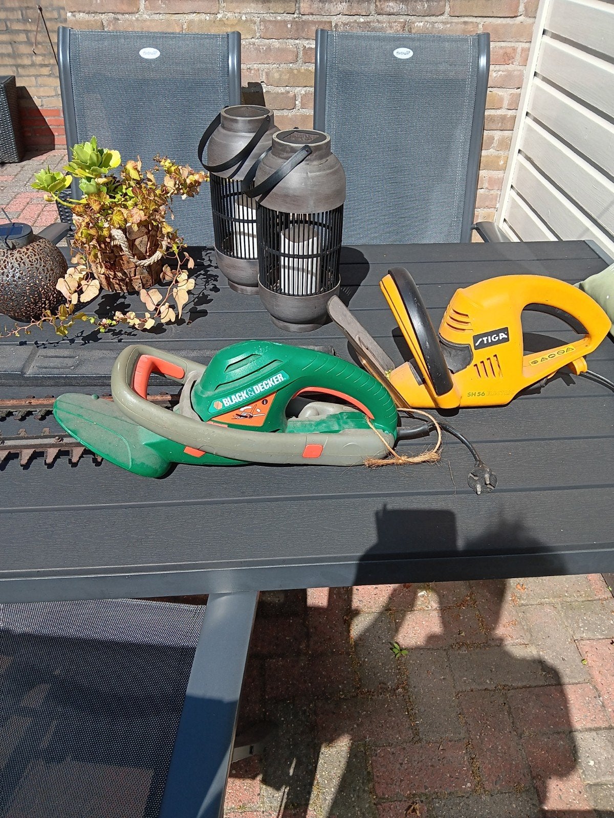 Heggenschaar set: Black & Decker en Stiga SH 56 Elektrisch, Ophalen of Verzenden, Gebruikt, Elektrisch, Black & Decker, Stiga