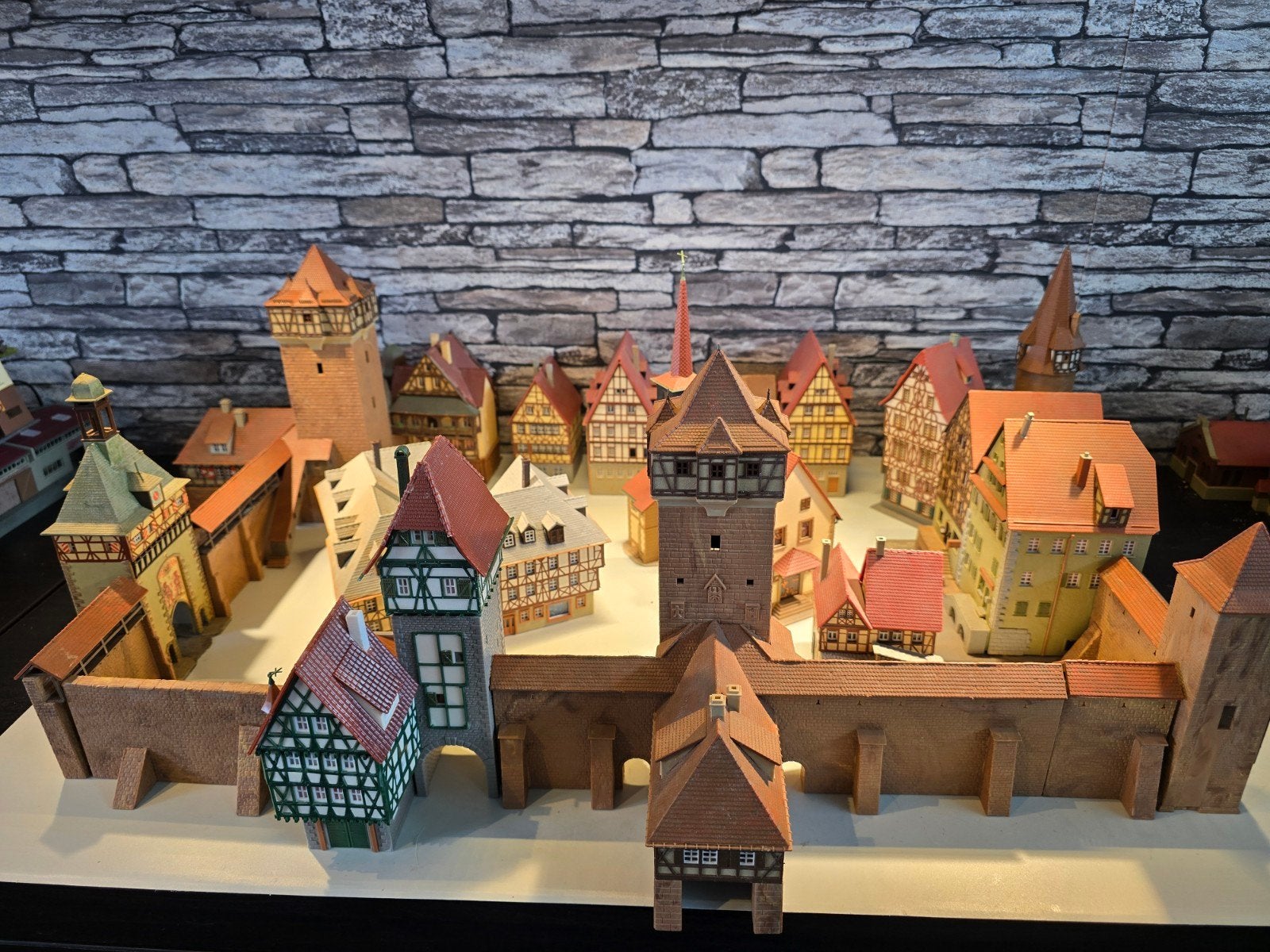 vestingstad met vakwerkhuizen torens N spoor trein 1:160, Overige merken, Gebruikt, Gelijkstroom of Wisselstroom, Brug, Tunnel of Gebouw
