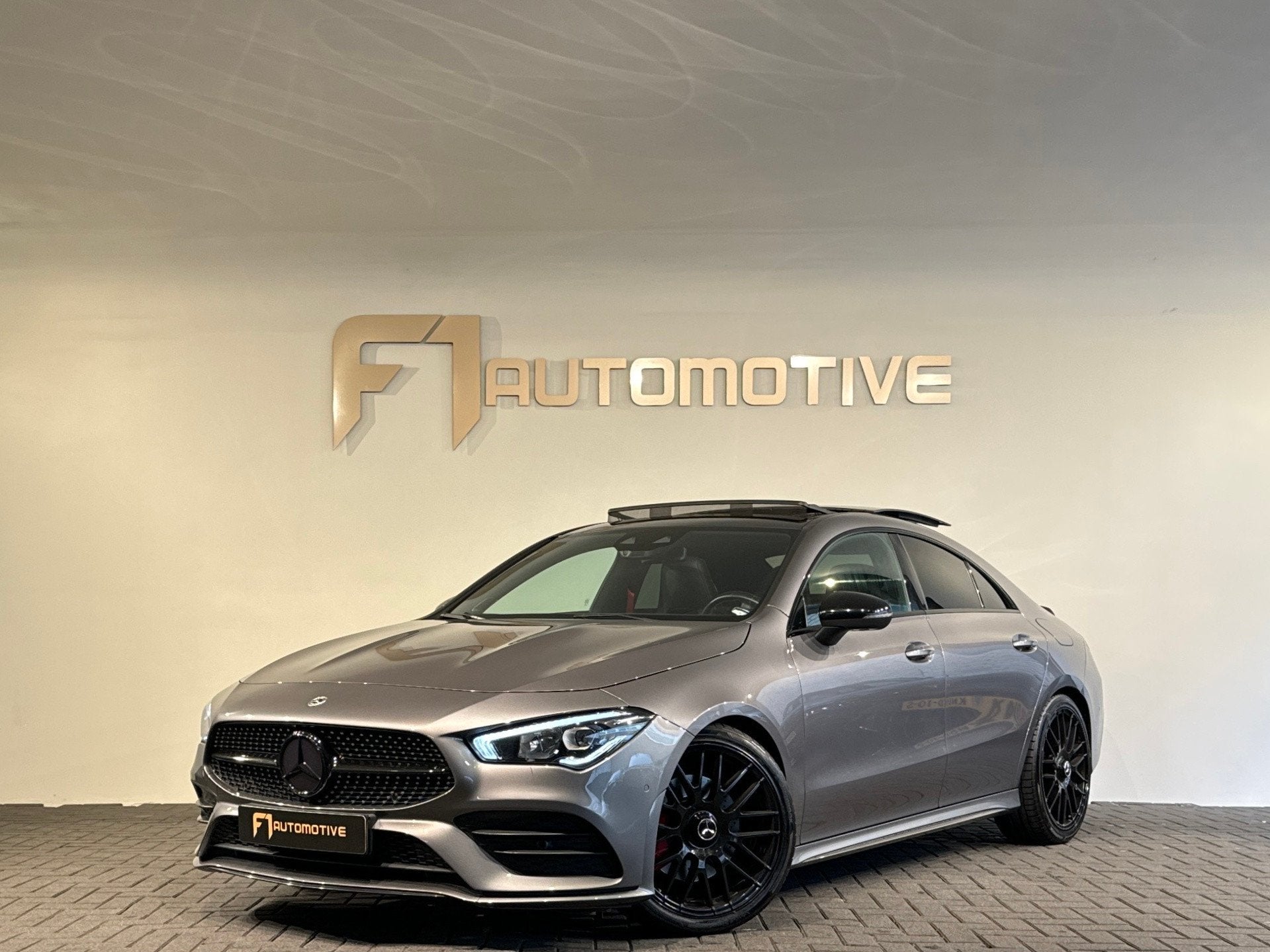 Mercedes-Benz CLA-klasse 220 4MATIC AMG Pano|Burmester|Dodeh, Auto's, Automaat, 1445 kg, Bedrijf, Vierwielaandrijving