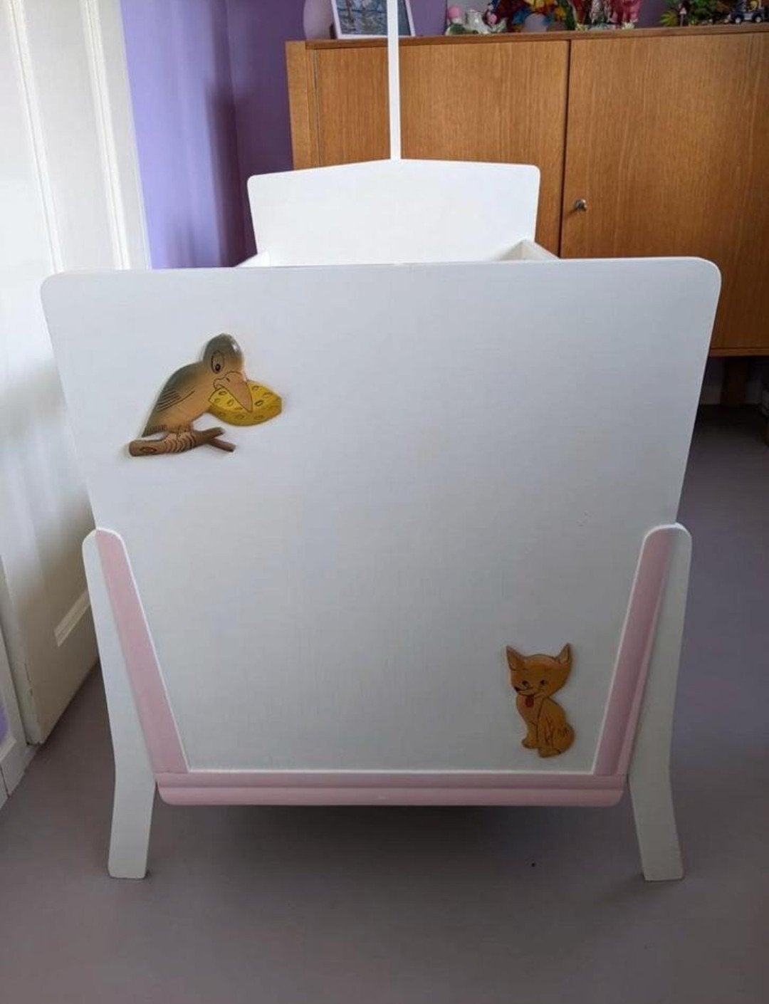 Retro baby bedje
Bedje 60cm breed, 70 cm van poot naar poot, Ophalen, Minder dan 140 cm, Minder dan 70 cm