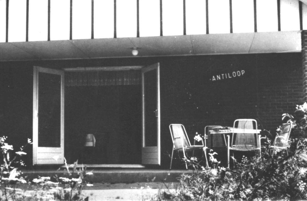 947598	Beekbergen	1973 Bungalow Zeelandia	Gelopen met zegel, Ophalen of Verzenden, 1960 tot 1980, Gelopen, Gelderland