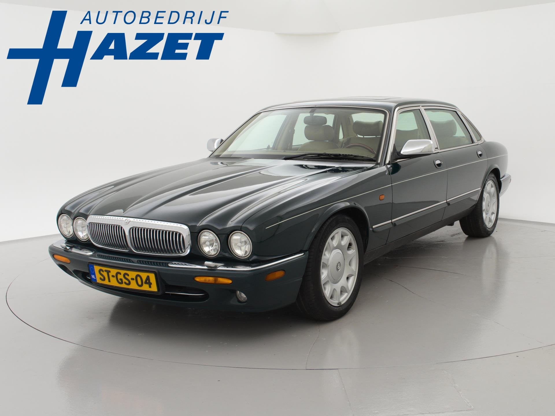 Daimler 4.0 SUPER V8 364 PK SUPERCHARGED AUT. *ORIG NL* + SC, Auto's, Gebruikt, 8 cilinders, 1770 kg, Bedrijf