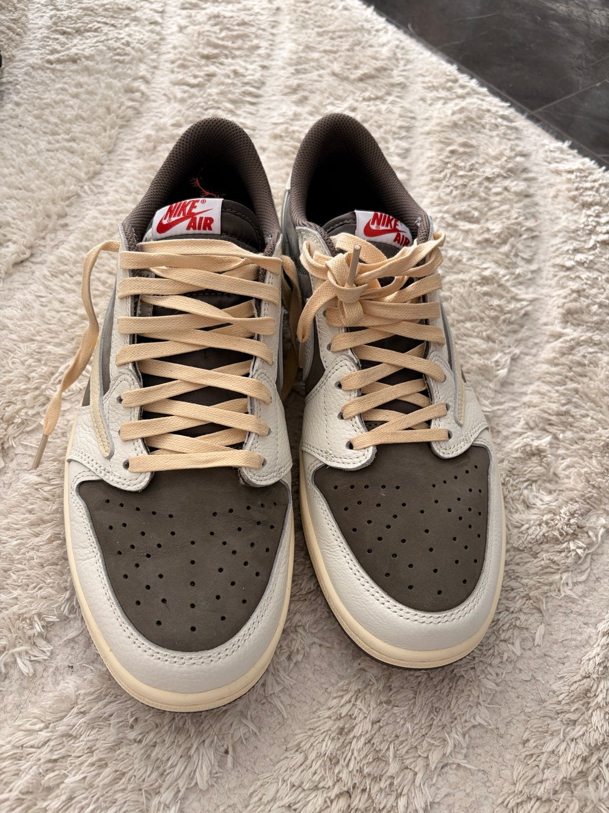 Air Jordan 1 Low Travis Scott Reverse Mocha, Ophalen of Verzenden, Zo goed als nieuw, Bruin, Sneakers of Gympen