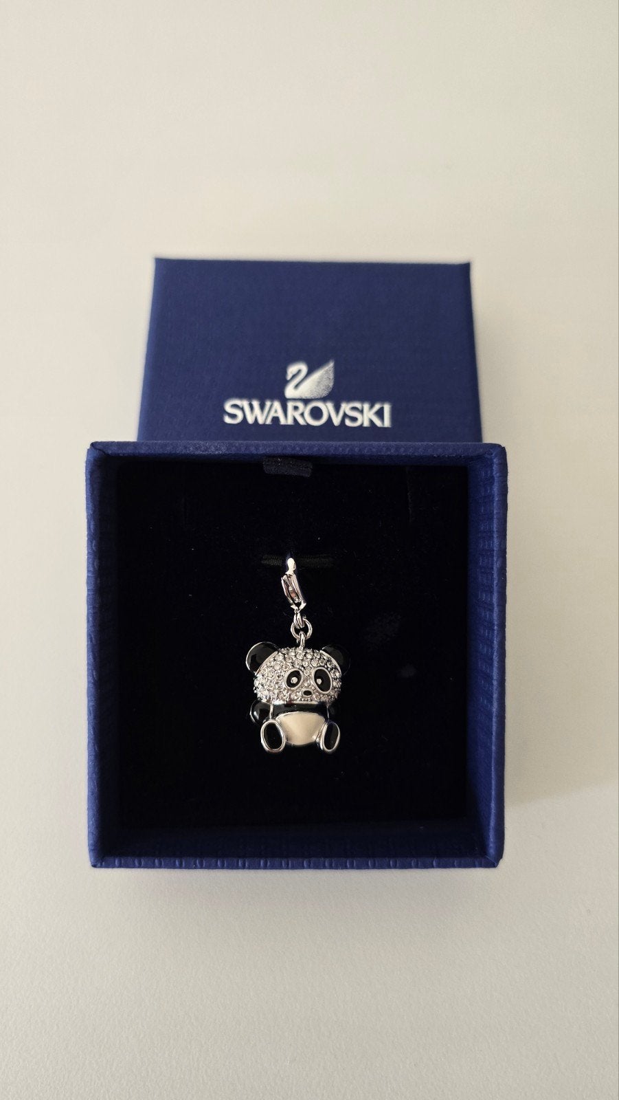 Swarovski Panda Charm Hanger - Nieuw in Verpakking, Overige merken, Glas of Kristal, Nieuw, Ophalen of Verzenden