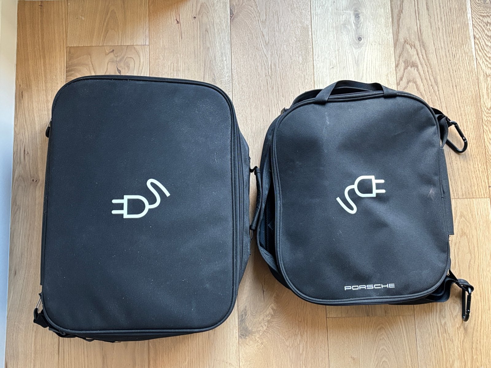 Porsche Mobiel Charger Connect met ophangbeugel, Ophalen of Verzenden, Zo goed als nieuw, Laadpaal