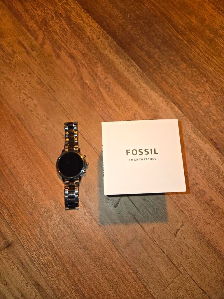 Fossil Smartwatch - Zo goed als nieuw, Sieraden, Tassen en Uiterlijk, Smartwatches, Zwart, Fossil, Ophalen of Verzenden, Zo goed als nieuw