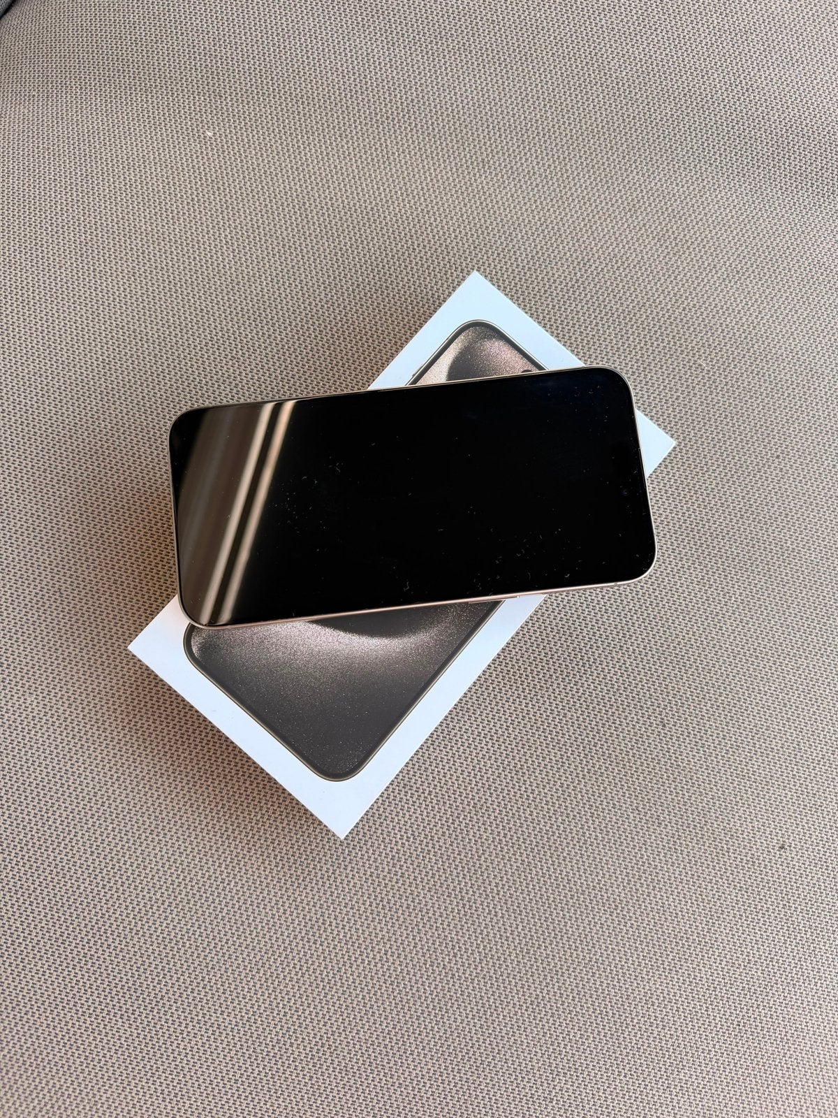 iPhone 15 Pro Max 256GB Titanium - 6 maanden gebruikt, Telecommunicatie, Mobiele telefoons | Apple iPhone, IPhone 15 Pro Max, Zo goed als nieuw