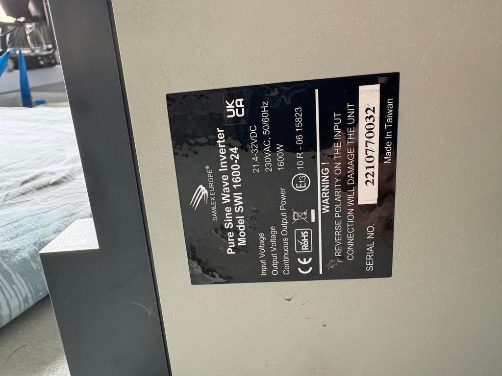 Samlex Europe Pure Sine Wave Omvormer SWI 1600-24, Ophalen of Verzenden, Gebruikt, Overige typen