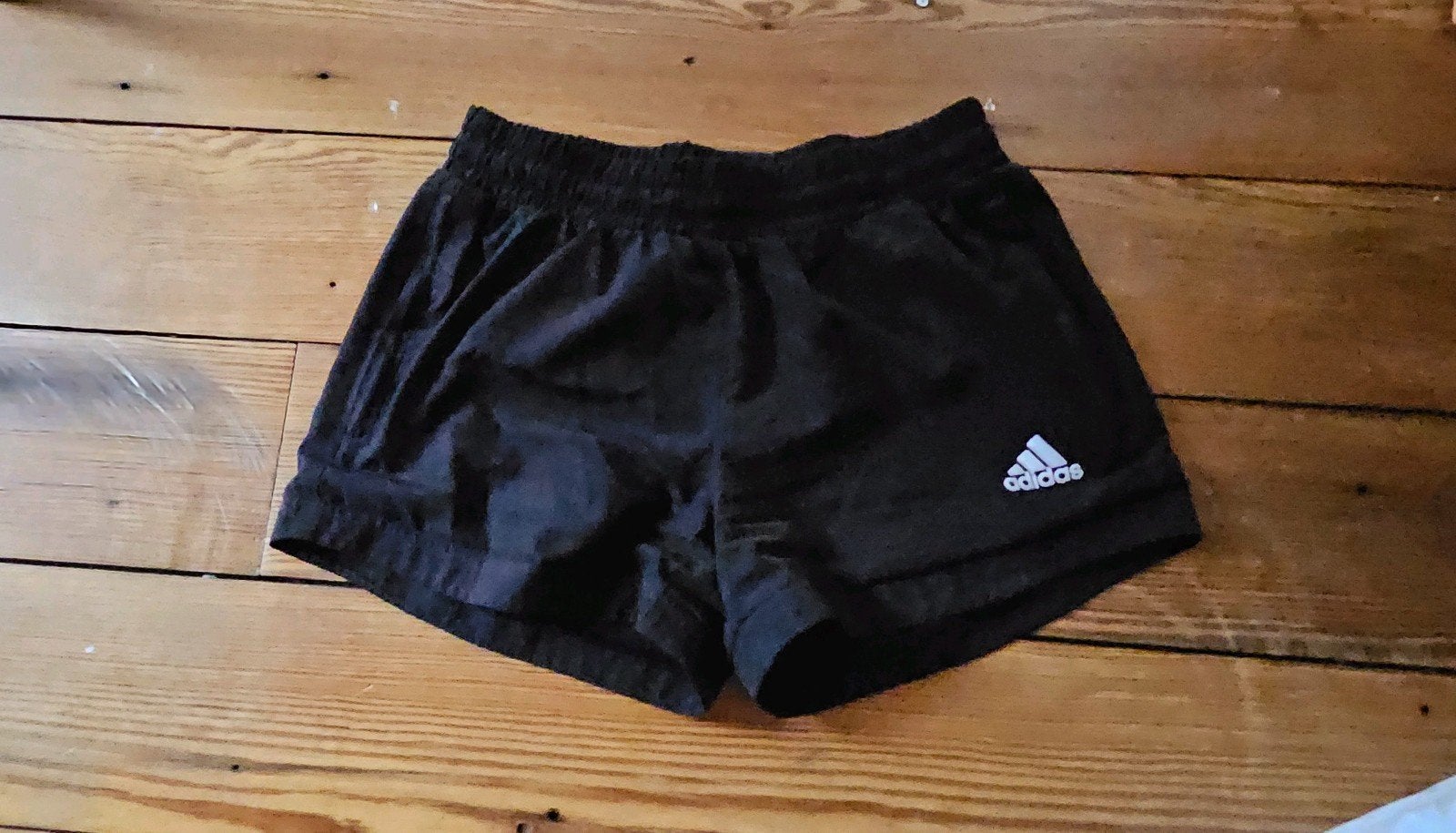 Adidas zwart short maat 122, Adidas, Meisje, Sport- of Zwemkleding, Ophalen of Verzenden