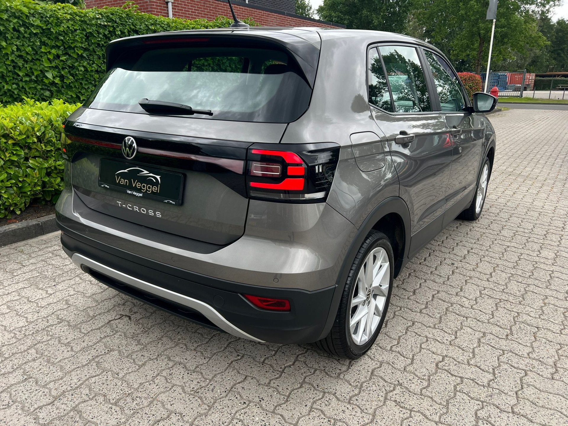 Volkswagen T-Cross 1.0 TSI Life Business airco, cruise, pdc,, Auto's, Voorwielaandrijving, Gebruikt, Zwart, 1158 kg