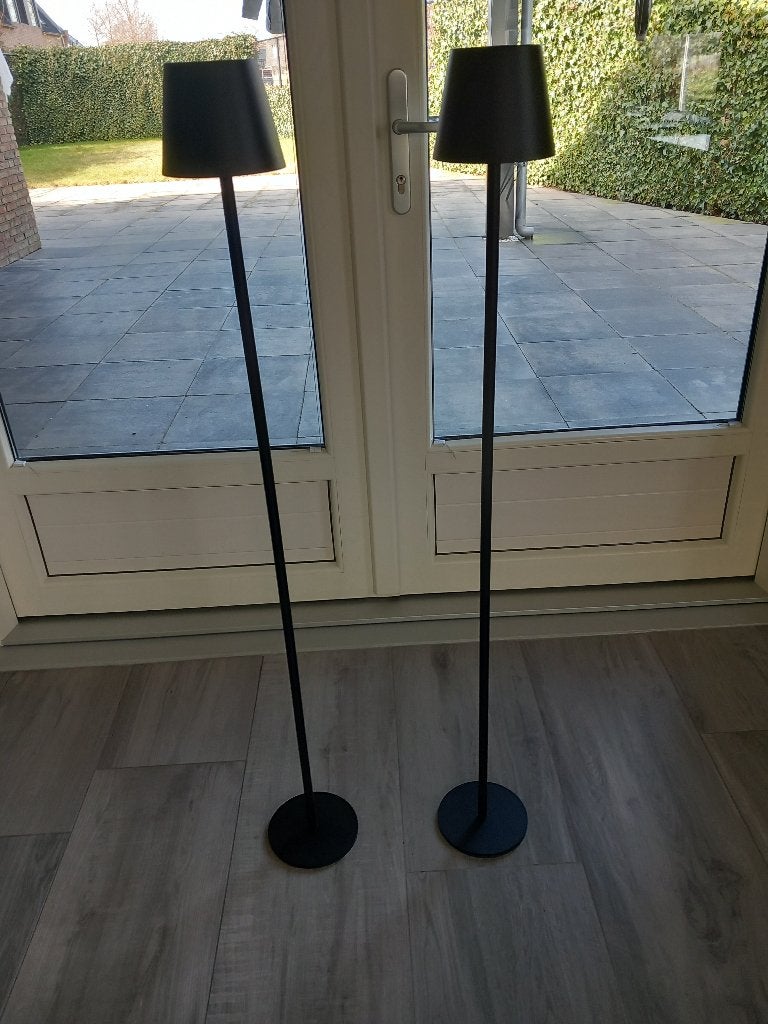 4 ZWARTE METALEN VLOERLAMPEN -TAFELLAMPEN USB KABEL, Ophalen of Verzenden, Zo goed als nieuw, Metaal, 100 tot 150 cm