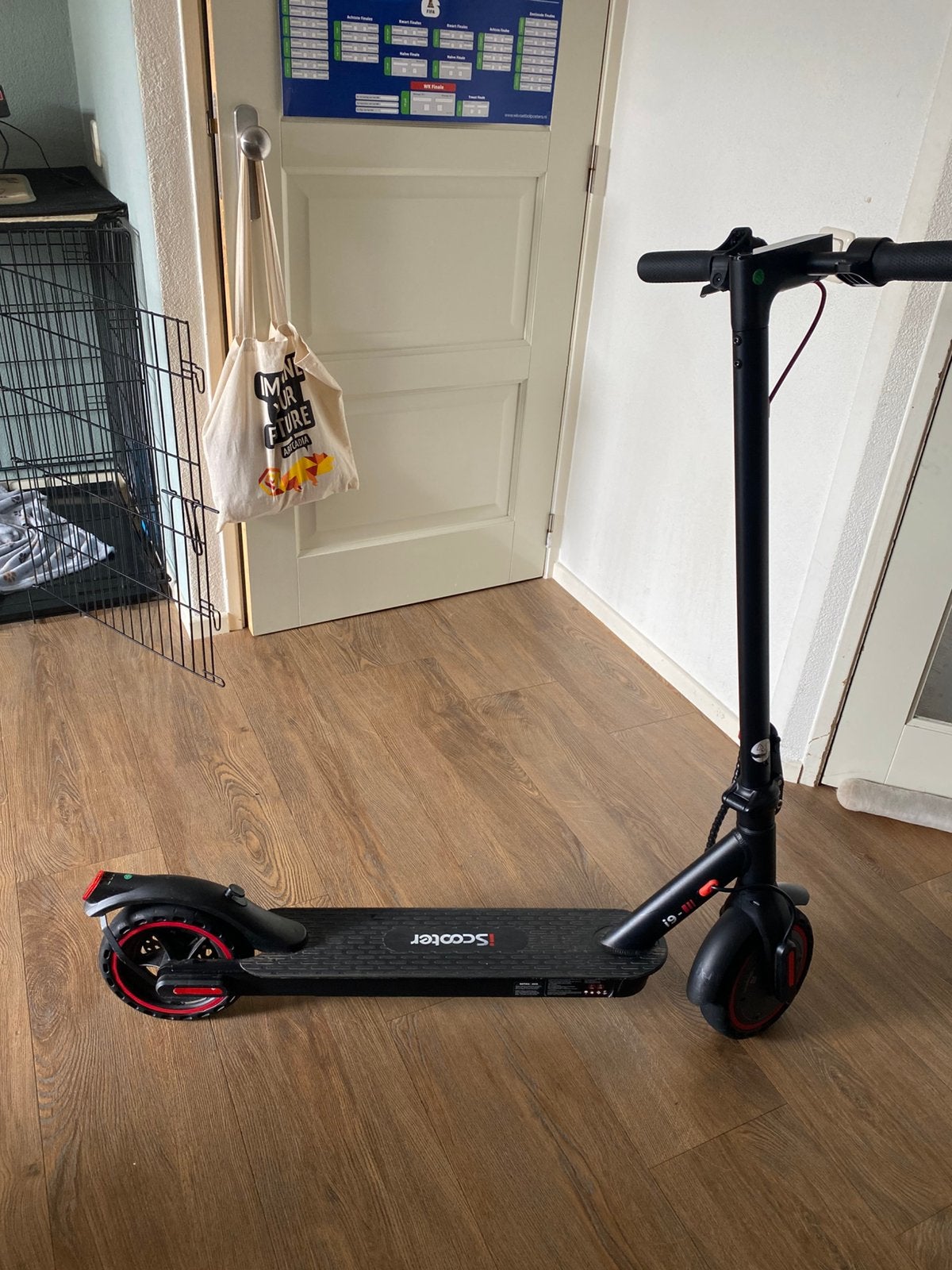 Elektrische step i9 - ideaal op vakantie - weinig gebruikt, Ophalen, Zo goed als nieuw, Elektrische step (E-scooter)