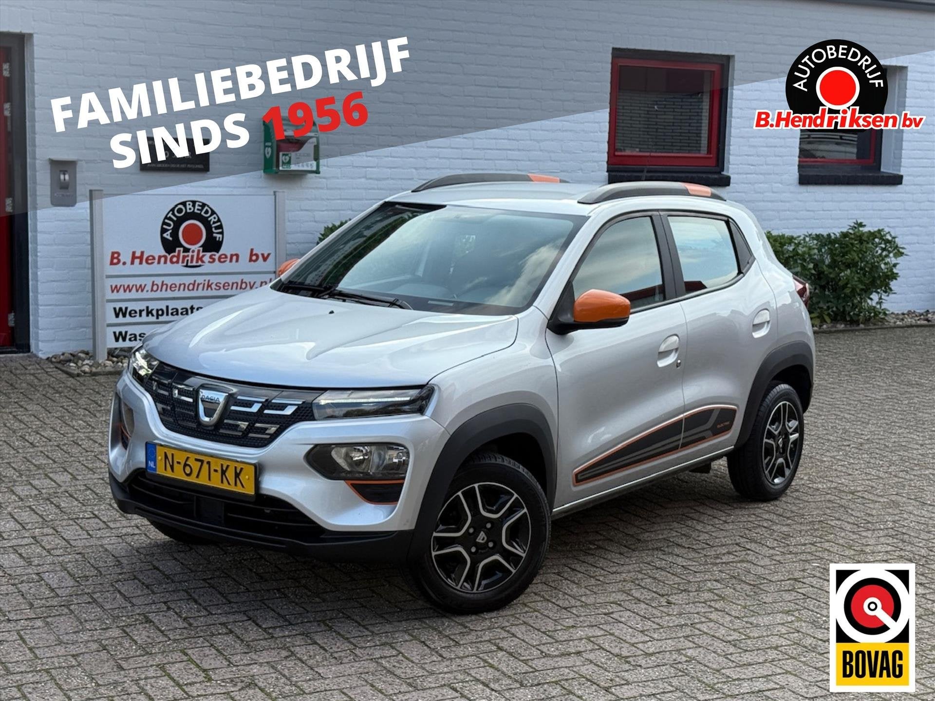 Dacia Spring 27KW Electric 45 Comfort Plus Orange Pack/ SOH, Auto's, Gebruikt, Zwart, 4 stoelen, 30 €/maand