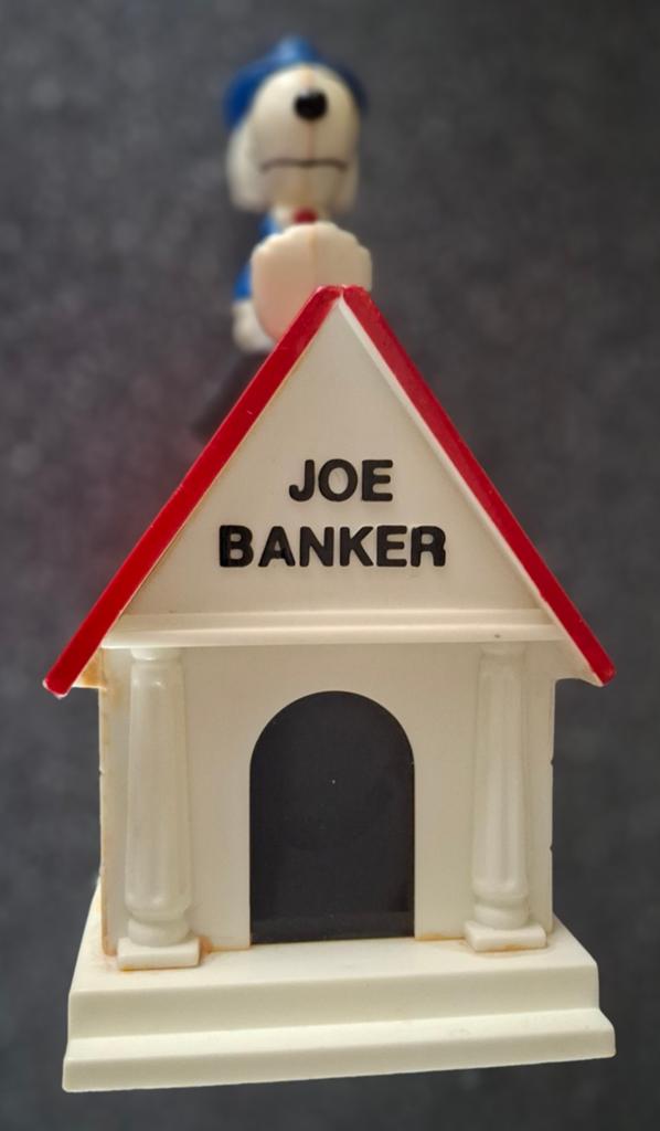 Vintage Snoopy Joe Banker spaarpot, Verzamelen, Ophalen of Verzenden, Gebruikt, Kunststof, Strip- of Tekenfilmfiguur