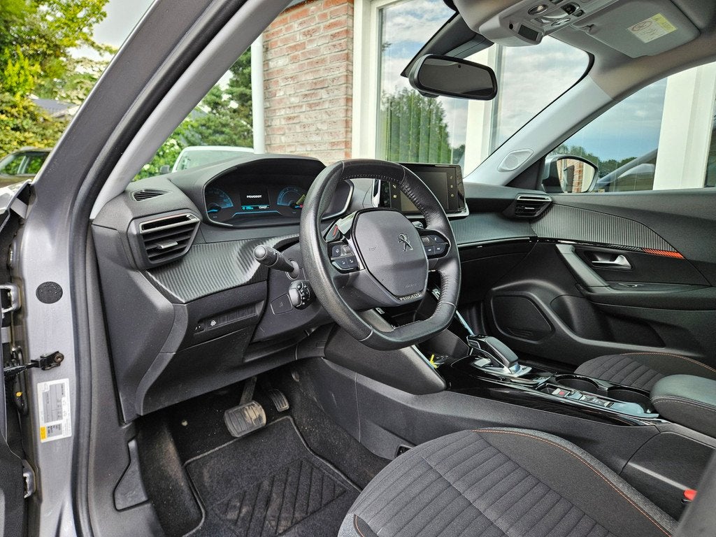 Peugeot E-2008 EV Active Pack 50 kWh SOH 97%! Carplay! NAP!, Auto's, 330 km, 136 pk, Gebruikt, Parkeersensor