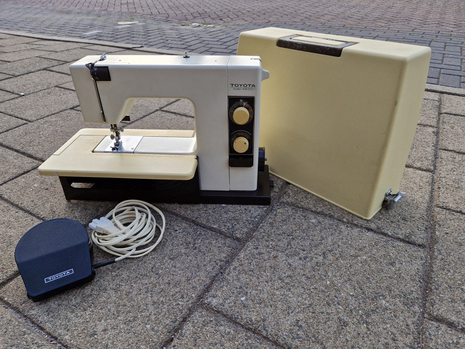 Vintage Toyota naaimachine type 4500, Ophalen of Verzenden, Gebruikt, Naaimachine, Overige merken