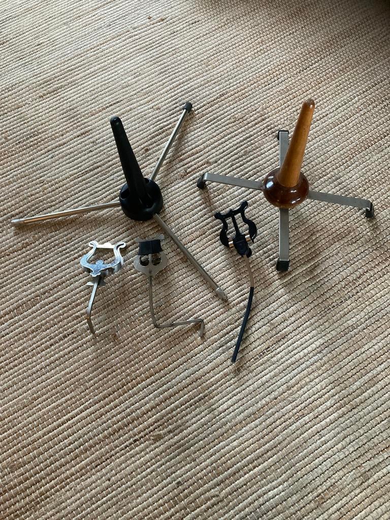 Klarinet standaard en bladmuziek harpjes, Ophalen