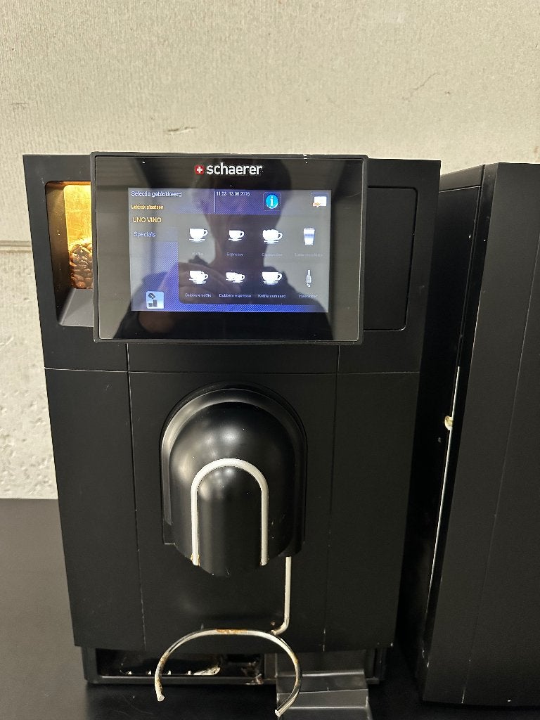 Schaerer volautomatische koffiemachine + melkkoeling, Witgoed en Apparatuur, Koffiezetapparaten, Ophalen, Gebruikt, 10 kopjes of meer