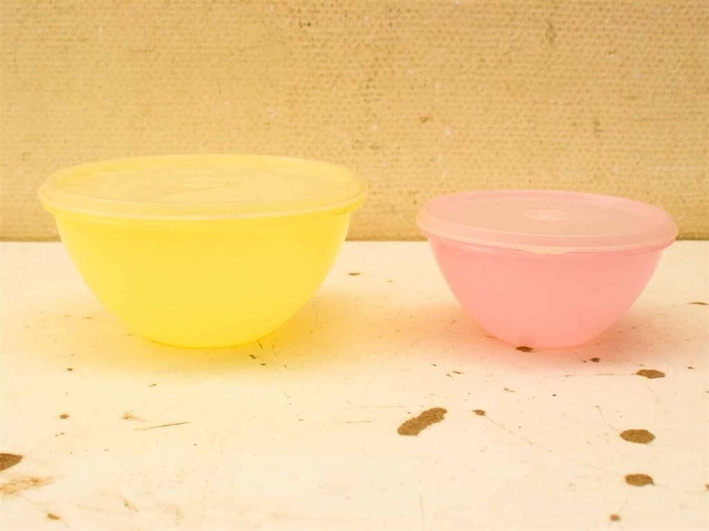2 stuks Tupperware bakjes 53057, Ophalen of Verzenden, Gebruikt, Geel, Bak of Kom