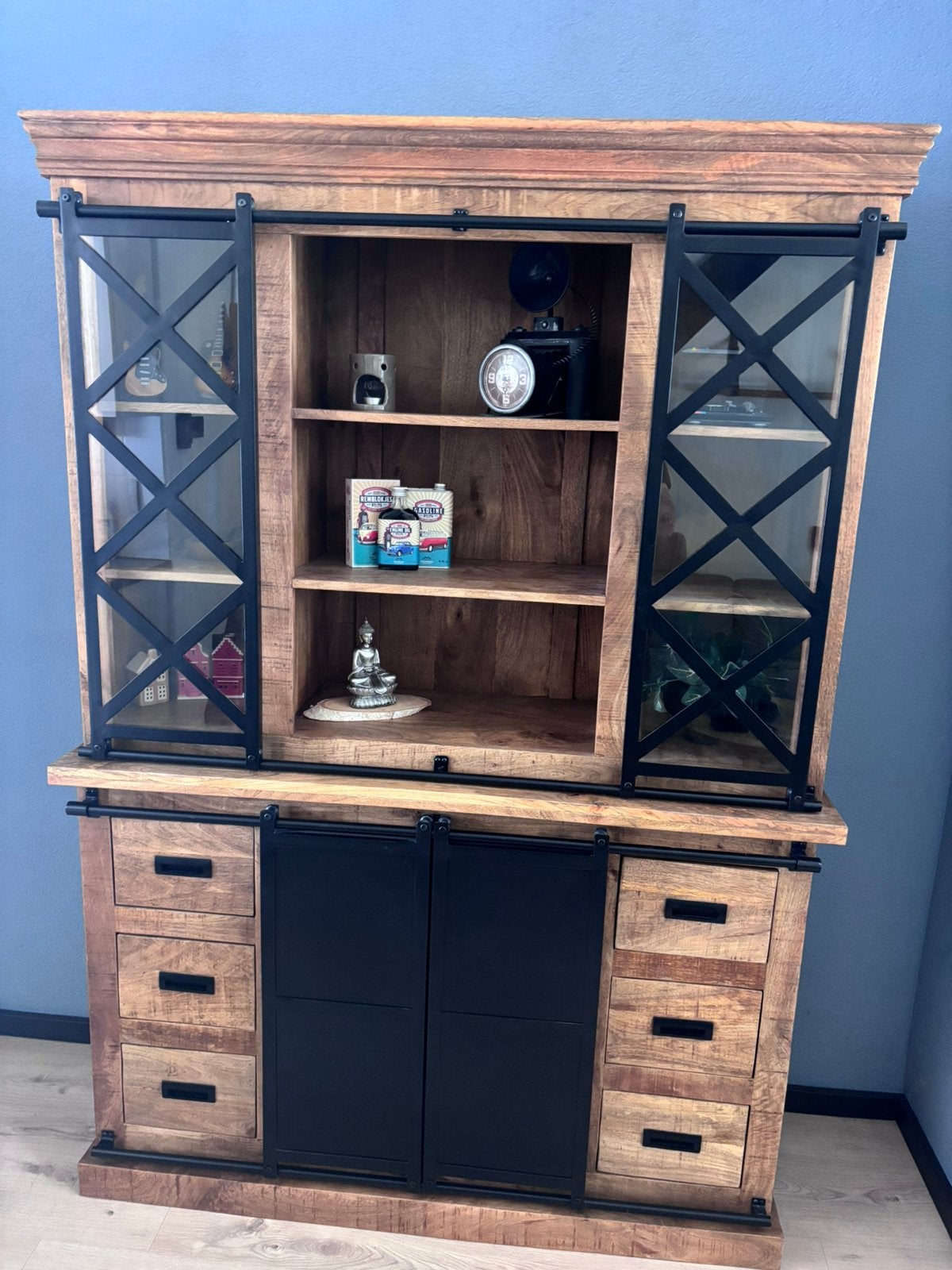 Industriële buffetkast, Huis en Inrichting, Kasten | Buffetkasten, Ophalen, Met plank(en), Glas, 100 tot 150 cm