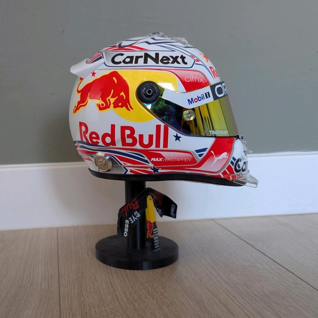 1:2 Helm Max Verstappen 2022 Austin Grand Prix op standaard, Verzamelen, Automerken, Motoren en Formule 1, Ophalen of Verzenden