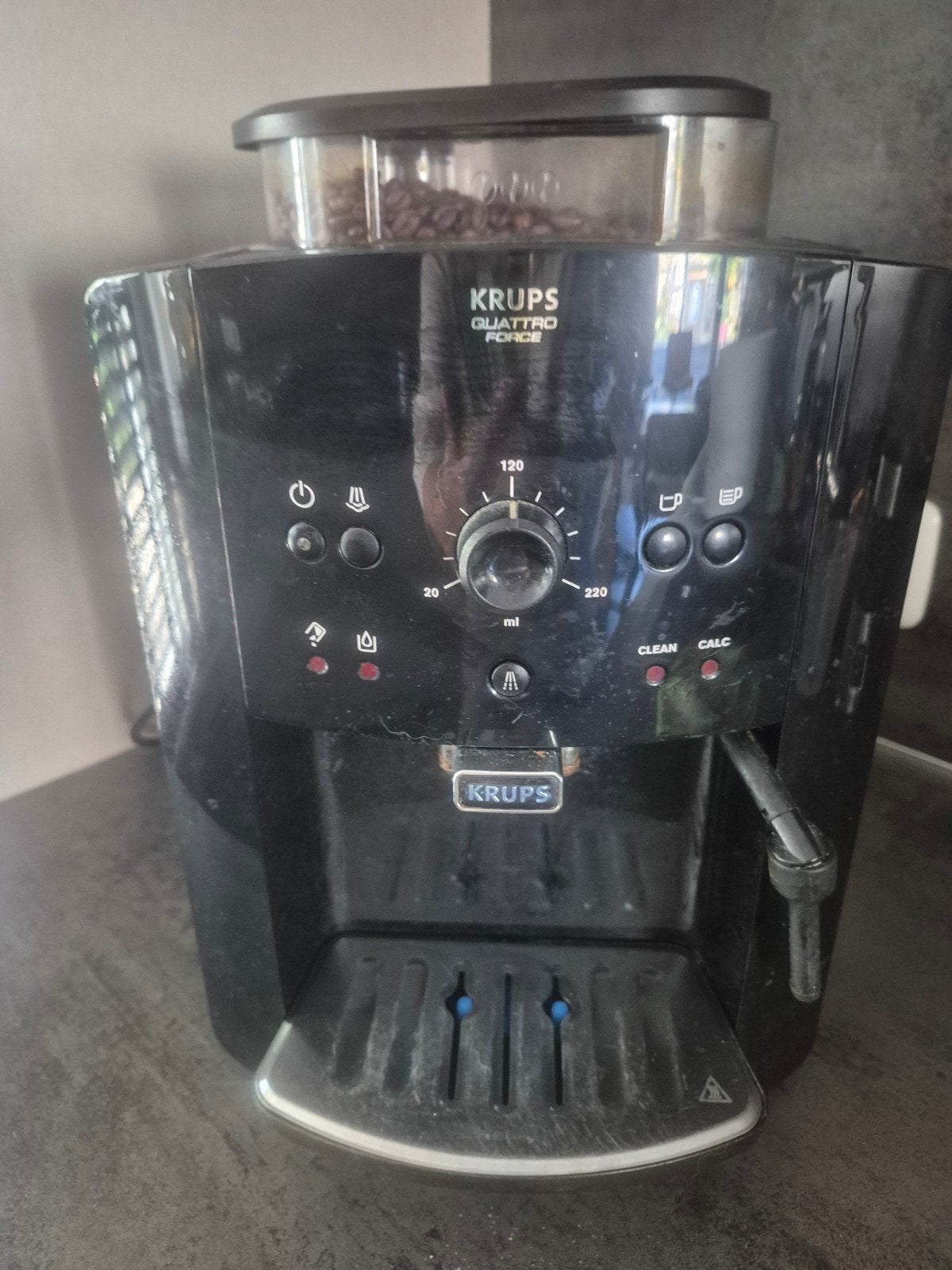 Krups Quattro Force bonenapparaat - lekt, Ophalen of Verzenden, Niet werkend, Espresso apparaat, Koffiebonen