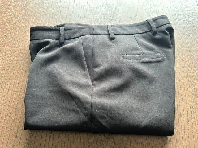 Mooie nette zwarte pantalon van Costes Studio maat 36, Kleding | Dames, Zwart, Ophalen of Verzenden, Zo goed als nieuw, Costes Studio