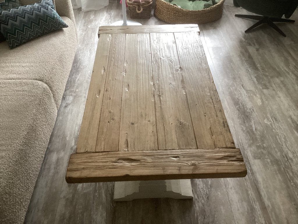 Robuuste houten salontafel met witte voet, Huis en Inrichting, Tafels | Salontafels, Gebruikt, 5 – 50, 50 tot 100 cm, 100 tot 150 cm