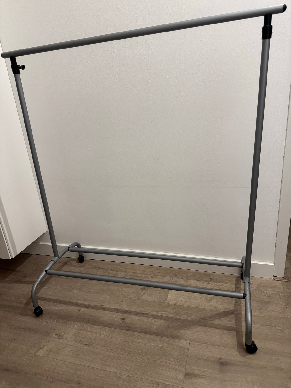 Kledingrek met wielen - Grijs, Kleding | Dames, Kledingrekken, Ophalen, Met wielen, Gebruikt