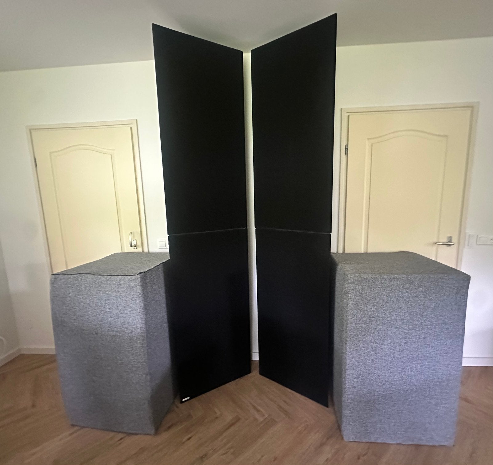 4x GIK Tritrap corner bass traps + 2x mega bass traps, Ophalen, Zo goed als nieuw