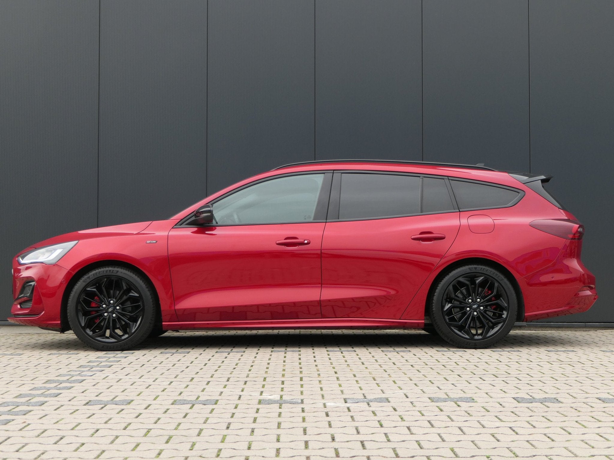 Ford Focus Wagon 1.0 EcoBoost Hybrid ST Line X Black Edition, Focus, Gebruikt, Euro 6, Origineel Nederlands