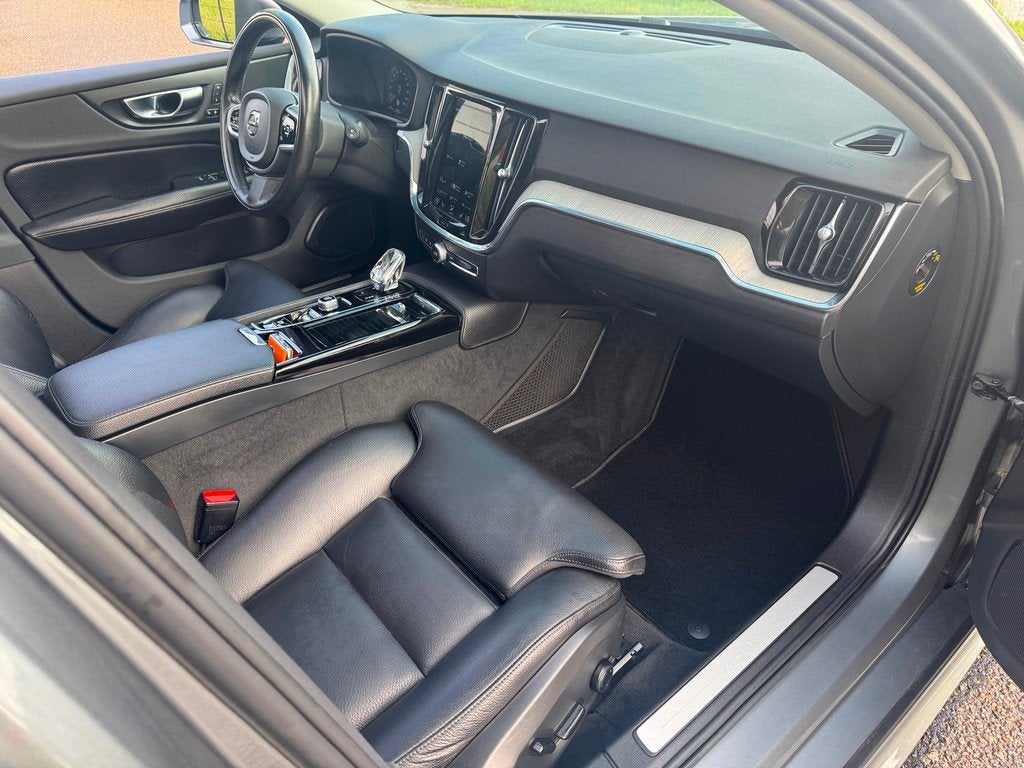 Volvo V60 2.0 T8 390PK Recharge AWD R-Design Panodak LED Tre, Automaat, Gebruikt, Euro 6, 4 cilinders