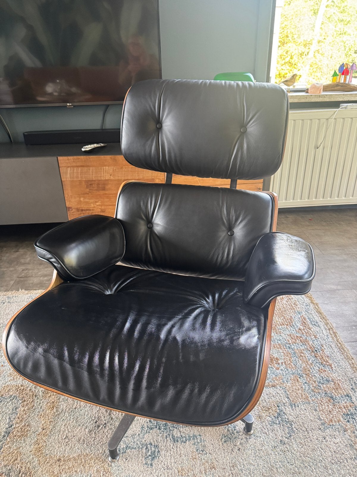 Replica Eames Lounge Chair – zwart kunstleer, Huis en Inrichting, Ophalen, Gebruikt, 75 tot 100 cm, 50 tot 75 cm