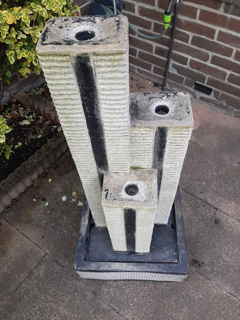 Gratis Fontein, Tuin en Terras, Ophalen, Gebruikt, Beton, Fontein