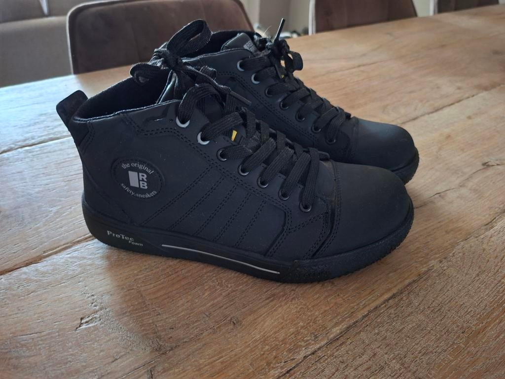 Werkschoenen met stalen neuzen - Maat 42, Ophalen, Zo goed als nieuw