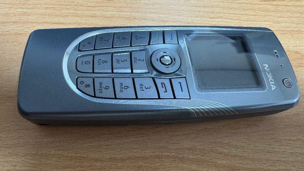 Nokia 9300i, Gebruikt, Fysiek toetsenbord, Inklapmodel, Ophalen of Verzenden