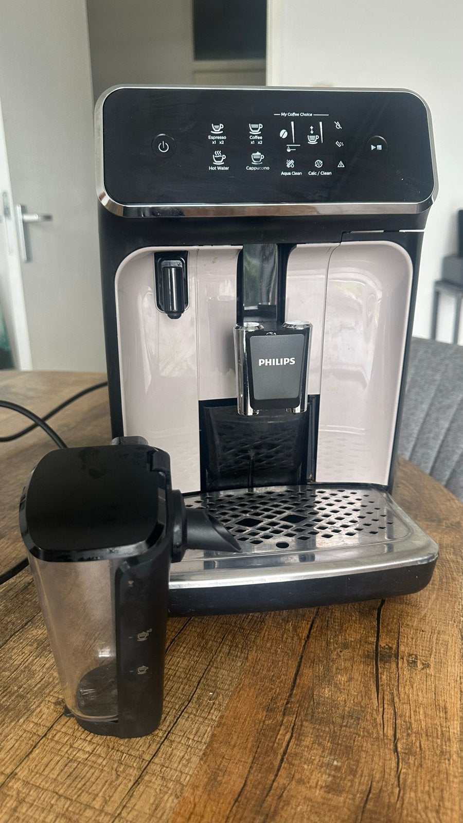 Philips 2200 Series LatteGo EP2235/40 – werkt, lekt water, Witgoed en Apparatuur, Koffiezetapparaten, Afneembaar waterreservoir