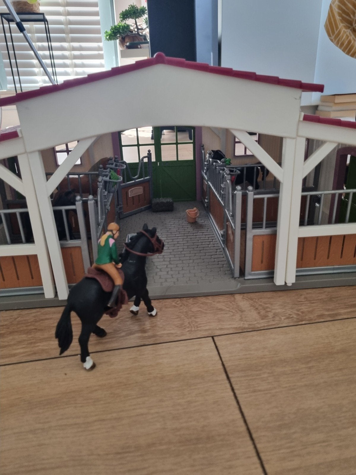 Schleich paardenstal met paarden en accessoires, Ophalen, Gebruikt, Jongen of Meisje