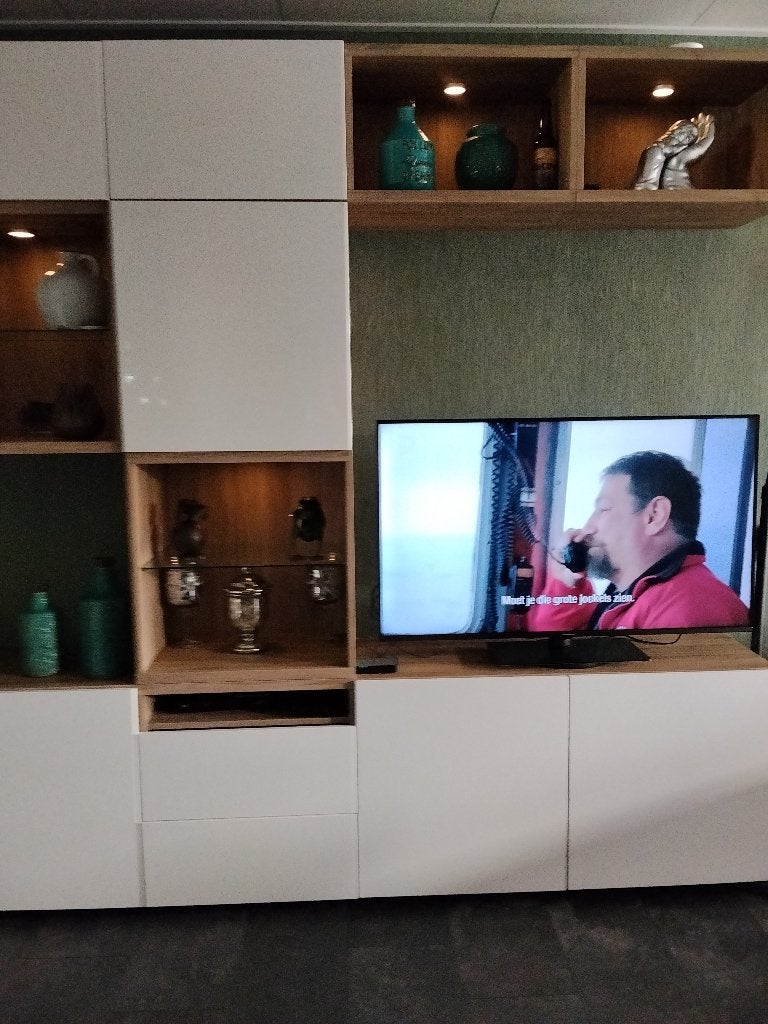 Foto 5 van Moderne wandkast met open en gesloten vakken van Ikea BESTÅ