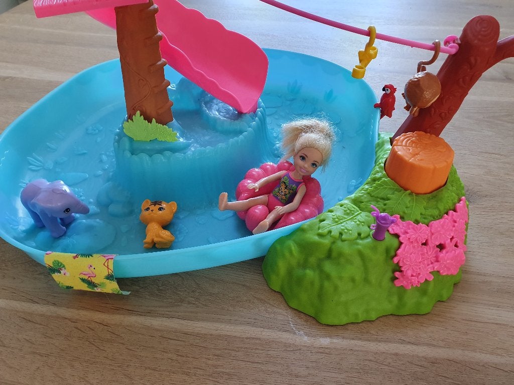 Chelsea Barbie Zwembad Speelset met popje en dieren, Kinderen en Baby's, Ophalen of Verzenden, Gebruikt, Barbie