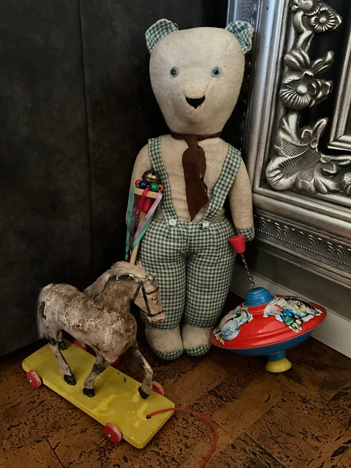 Antieke beer met antieke kleding, Ophalen of Verzenden