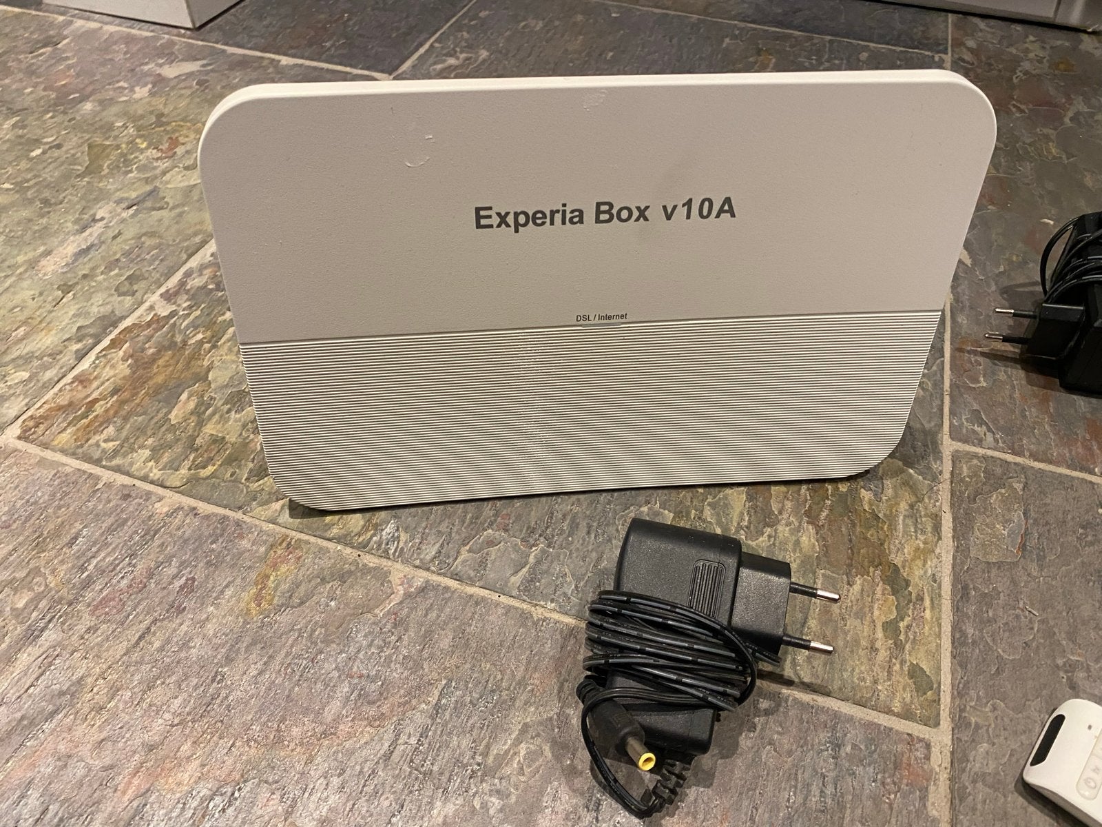 KPN Experia Box v10A, 2x TV ontvanger en afstandsbedieningen, Ophalen of Verzenden, Gebruikt